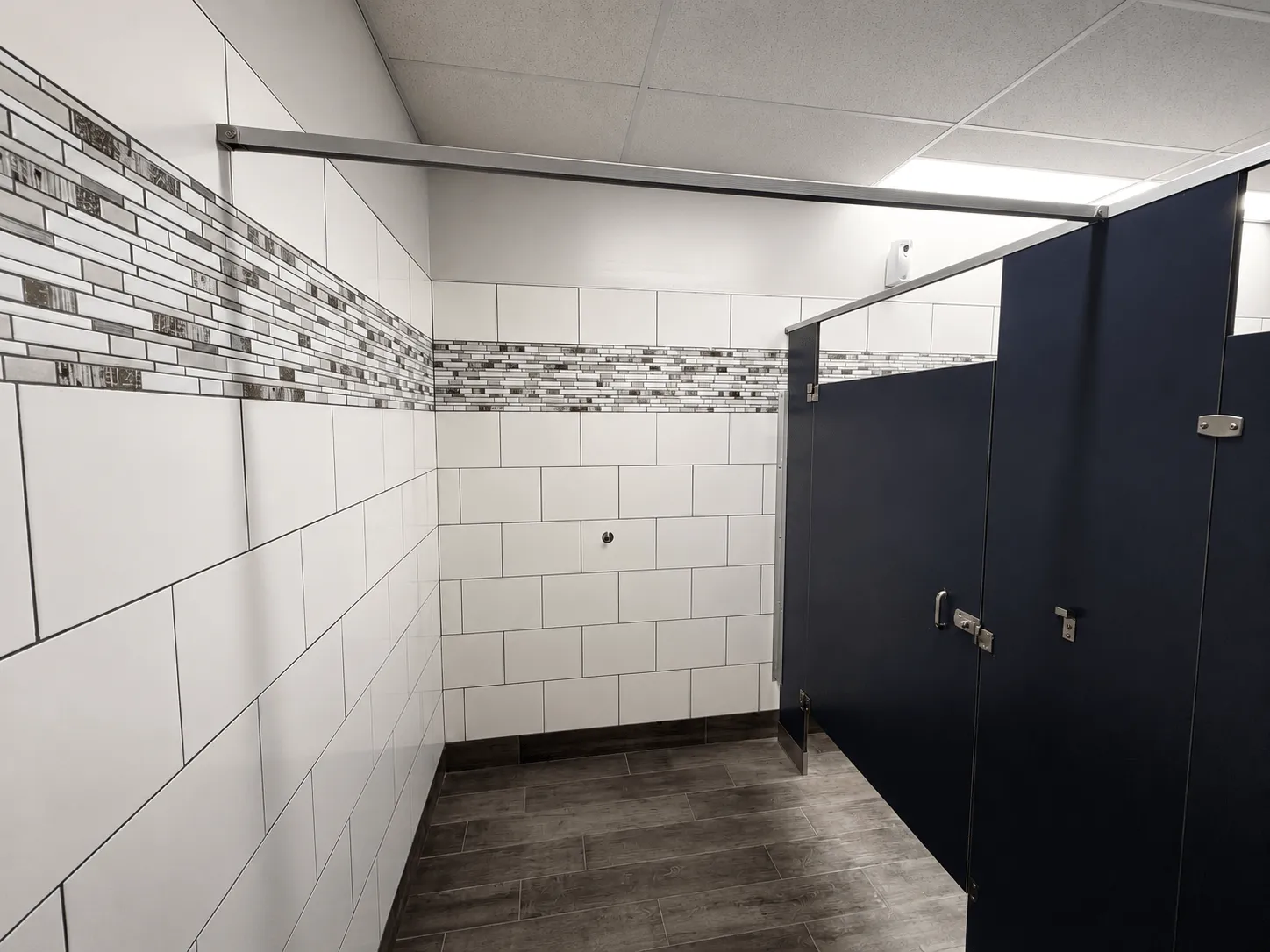 Spartan Builders Commercial Bathroom Tile Partitions